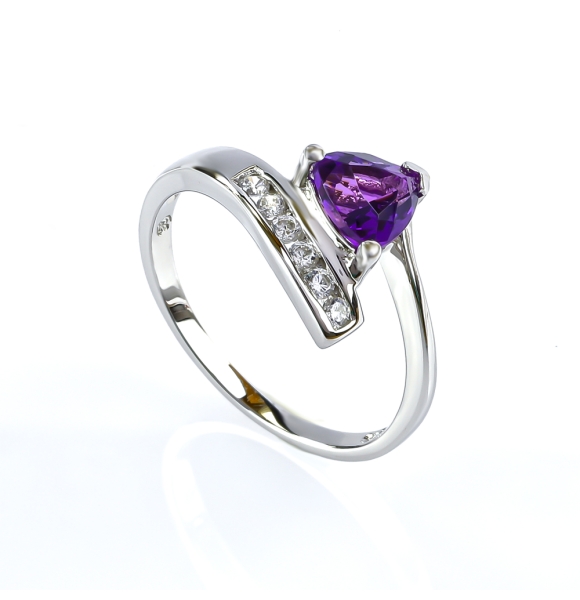 Anillo de Plata de Ley 925 con Amatista