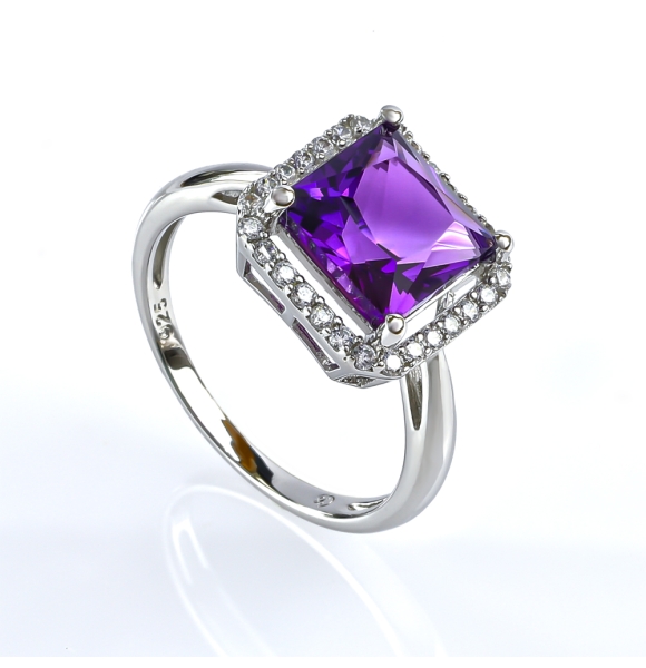 Anillo de Amatista con Plata