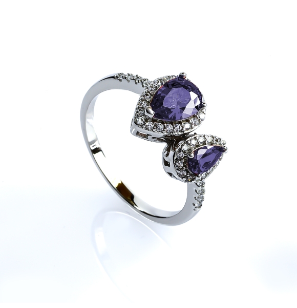 Anillo de Compromiso con Dos Piedras de Amatista