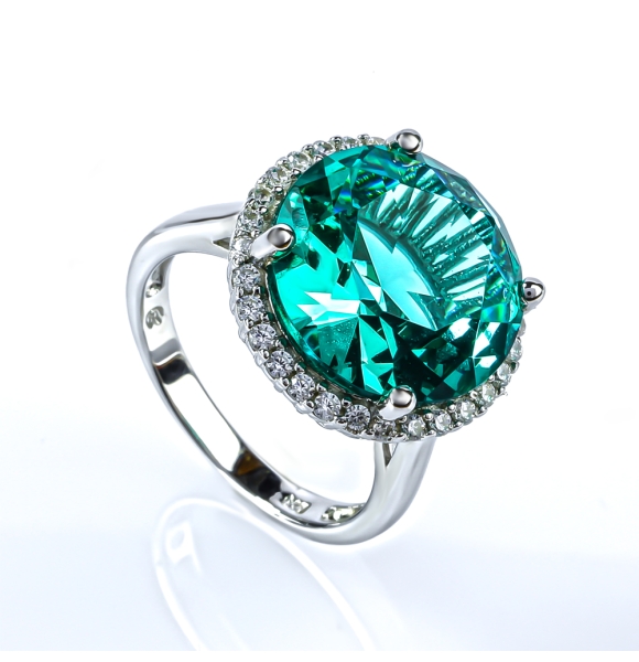 Hermoso Anillo de Paraiba Llamativa