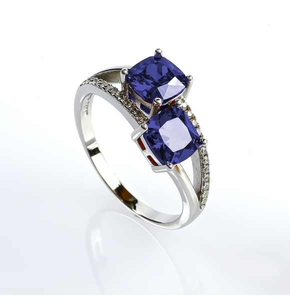 Anillo de Plata de Ley Con Tanzanita