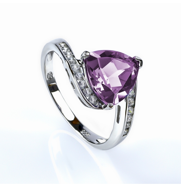 Anillo de Alejandrita Bicolor en Plata de Ley