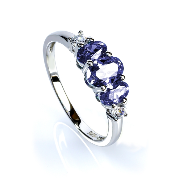 Anillo de Plata .925 con 3 Gemas Ovaladas de Tanzanita