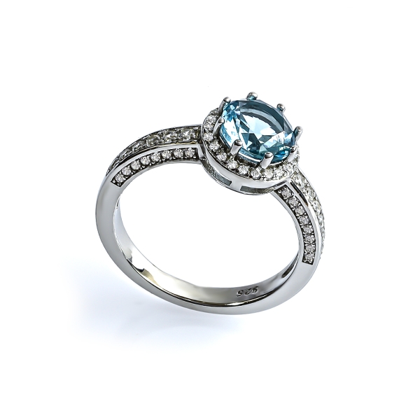 Hermoso Anillo de Aguamarina