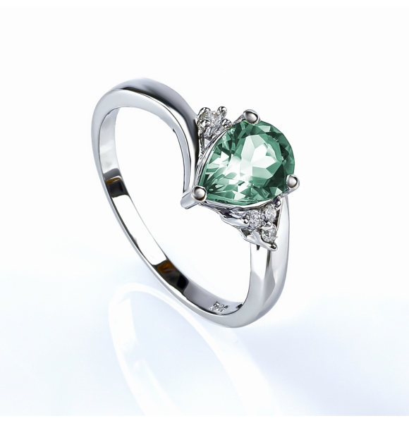 Anillo de Alejandrita en Plata .925