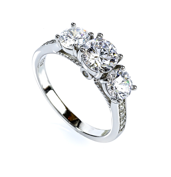 Anillo de Compromiso En Plata de Ley 3 Piedras