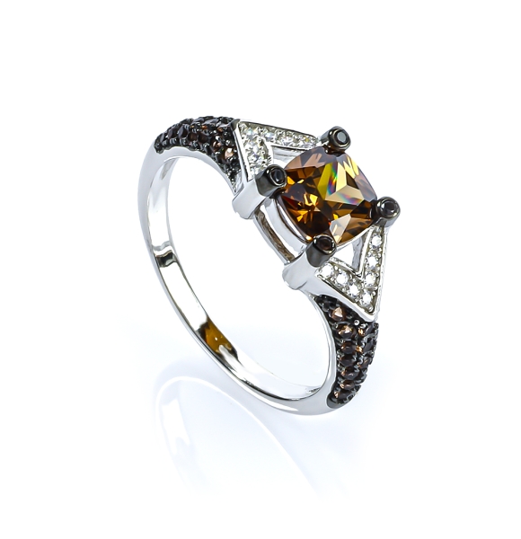 Anillo de Diamante Chocolate Corte Princesa