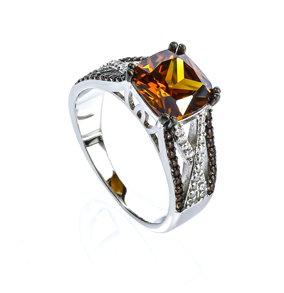 Anillo de Plata Con Diamante Chocolate