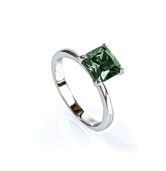 Anillo de Alejandrita Corte Princesa Con Plata Cambia de Color