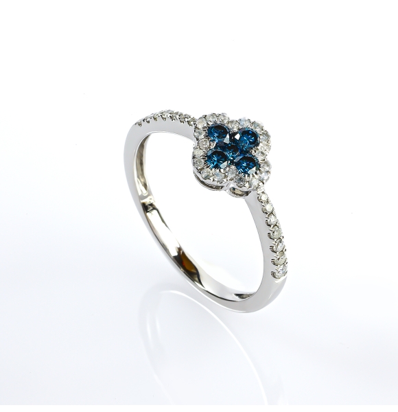 Anillo de Oro Blanco Solido de 14K con Diamantes Azules