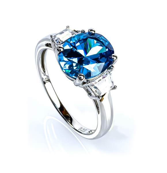 Anillo de Topacio Azul en Plata de Ley .925