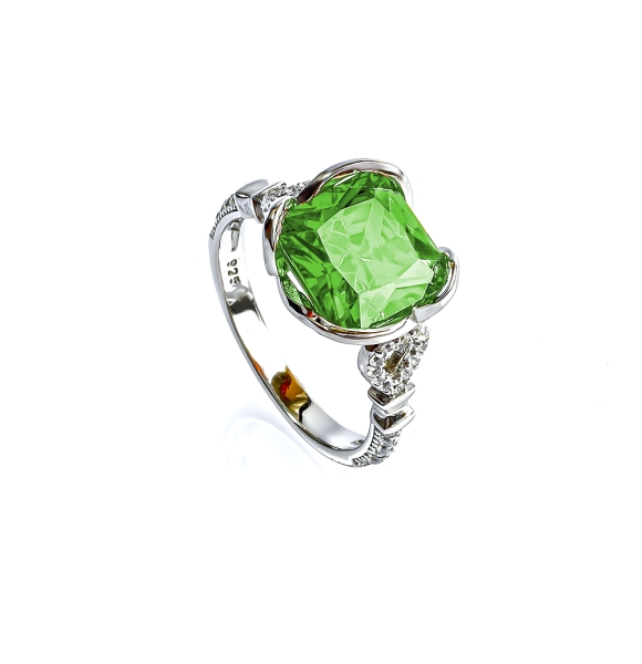 Anillo de Peridoto Con Plata