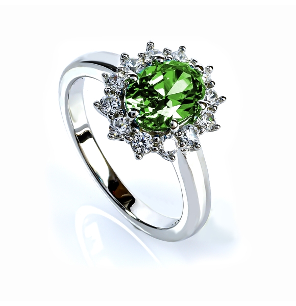 Anillo de Peridoto en Corte Ovalo Con Plata 925