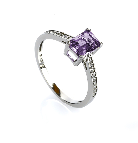 Anillo de Compromiso Corte Esmeralda Amatista