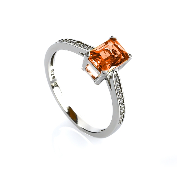 Anillo de Compromiso Opalo de Fuego