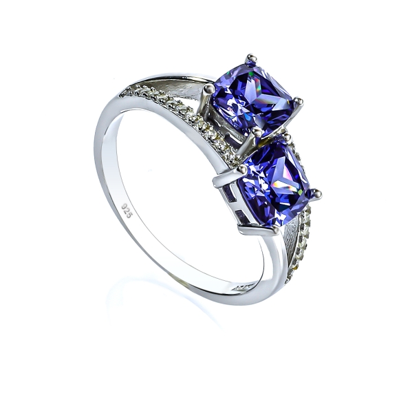 Anillo de Plata de Ley Con Tanzanita