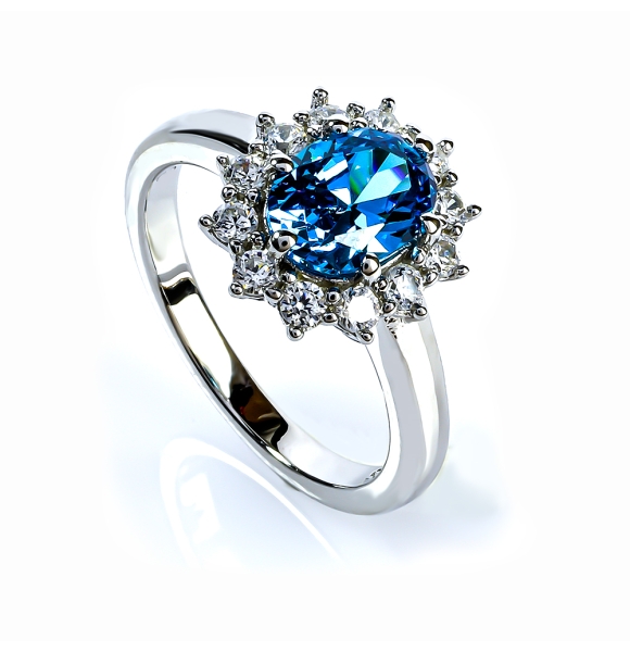 Anillo de Topacio Azul en Corte Ovalo Con Plata 925