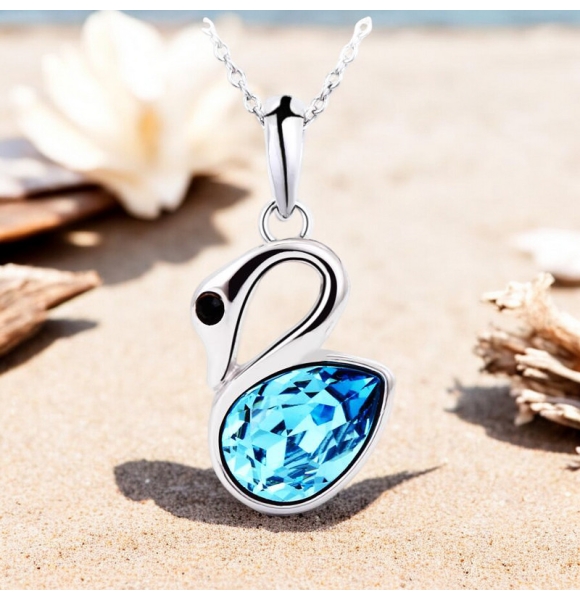 Collar Swarovski con dije de Cisne