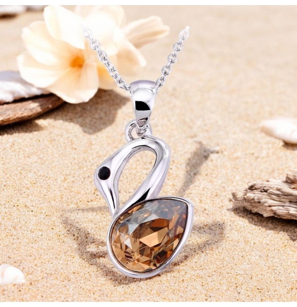 Collar de Swarovski en Forma de Cisne Color Ambar