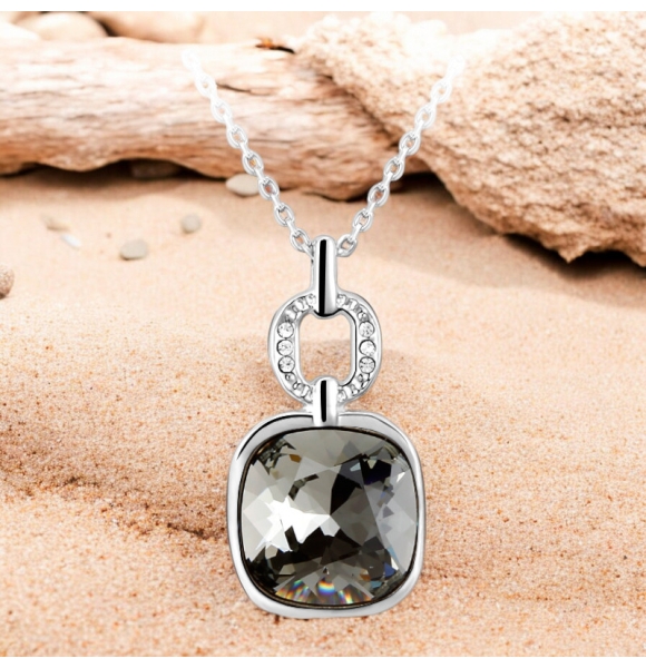 Elegante Collar de Swarovski con Rodio Color Diamante Negro