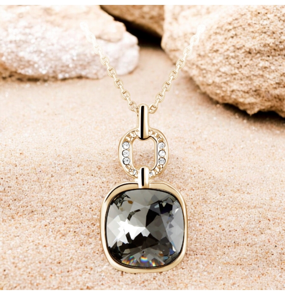 Collar de Swarovski Color Diamante Negro con Baño de Oro y Rodio