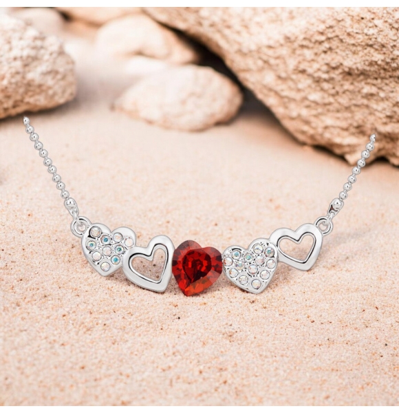 Lindo Collar de Swarovski con Corazón Rojo