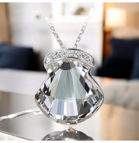 Collar Concha Swarovski con Baño de Oro Blanco 18K