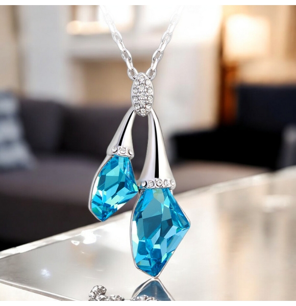 Collar Swarovski Azul Océano con Baño de Oro Blanco 18K