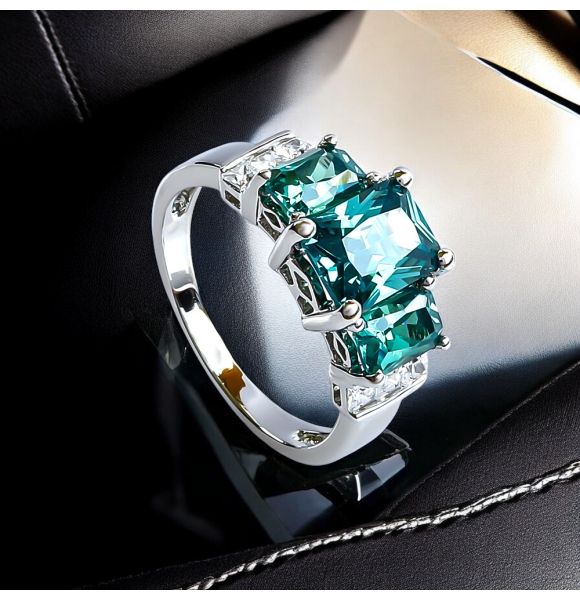 Anillo con 3 Gemas de Alejandrita en Plata .925