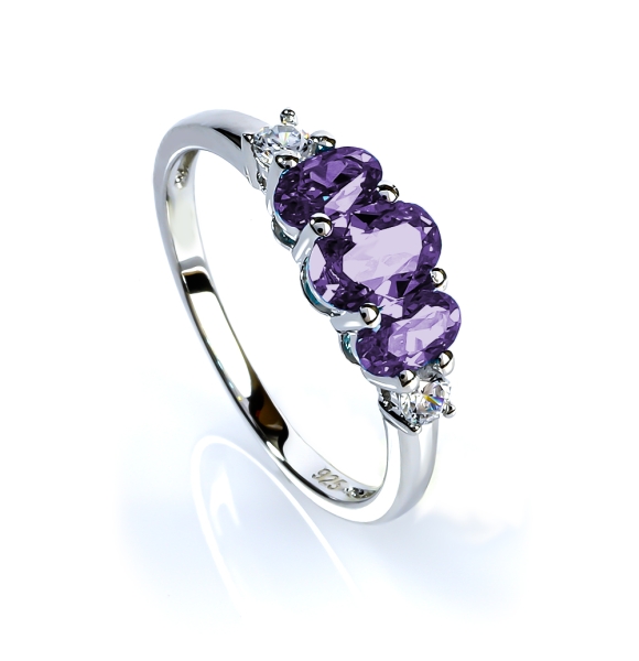 Anillo de Plata .925 con 3 Gemas de Amatista