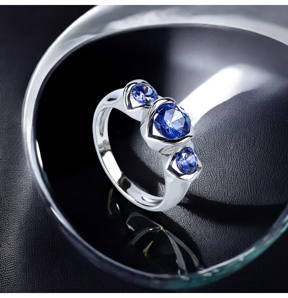 Anillo de Plata con 3 Piedras de Tanzanita