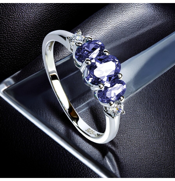 Anillo de Plata .925 con 3 Gemas Ovaladas de Tanzanita