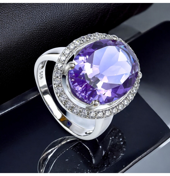 Anillo de Alejandrita Corte Ovalada en Plata .925
