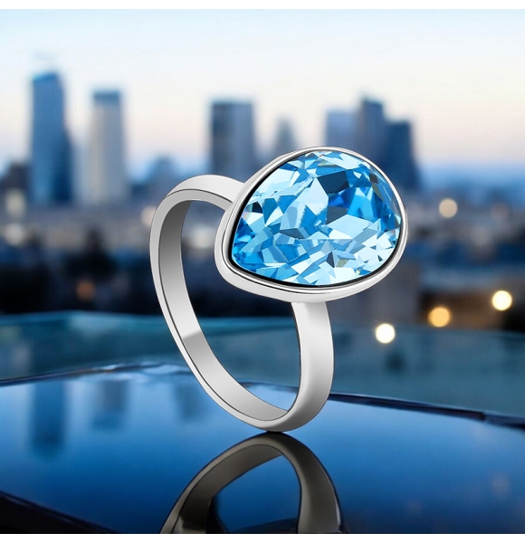 Anillo de Cristal Swarovski Azul en Forma de Gota