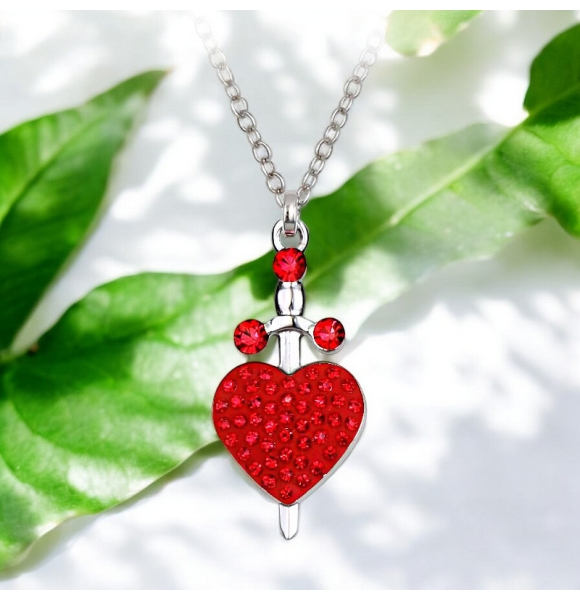 Collar Swarovski de Corazon con Espada