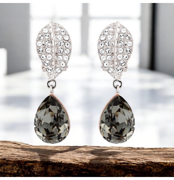 Aretes de Swarovski de Oro Rosa de 18k Color Diamante Negro