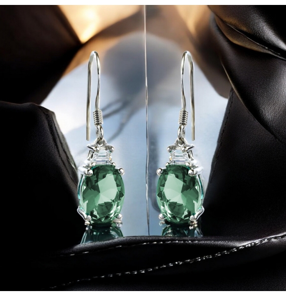 Aretes de Alejandrita Corte Ovalada en Plata .925
