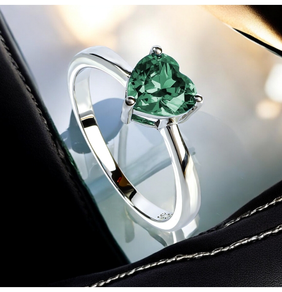 Anillo de Alejandrita en Plata de Ley 925 Corazón