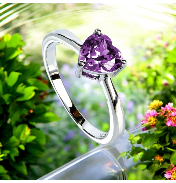 Anillo de Alejandrita en Plata de Ley 925 Corte Corazón