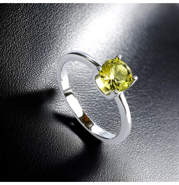 Anillo Solitario Alejandrita Amarilla Corte Redonda en Plata de Ley 925