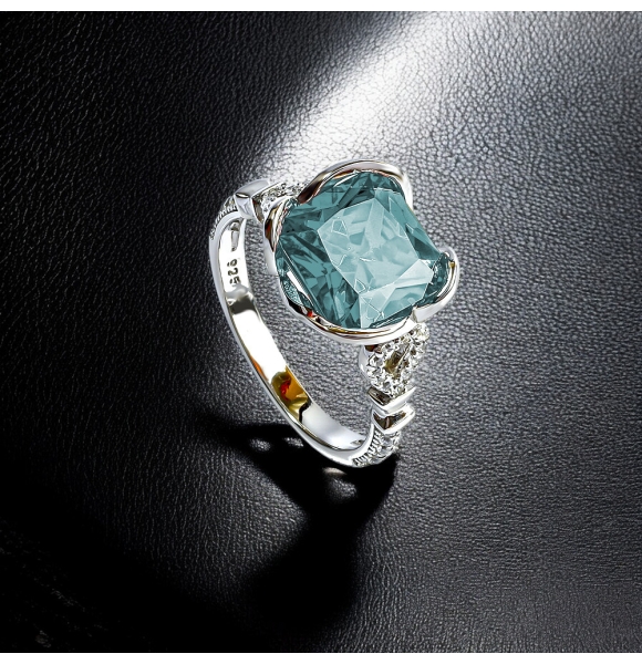 Anillo de Alejandrita Con Plata