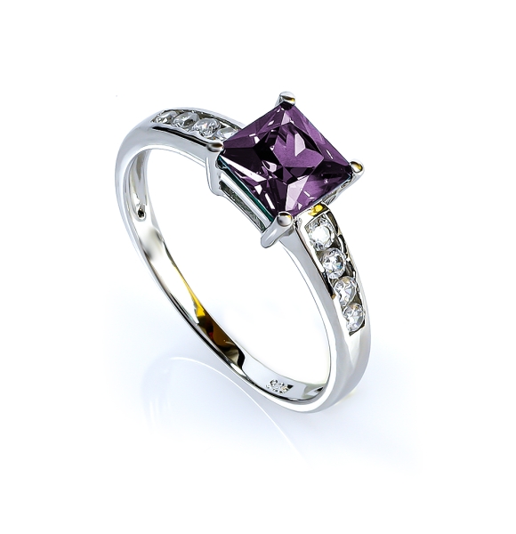 Anillo de Plata Con Alejandrita Solitario 6 mm x 6 mm