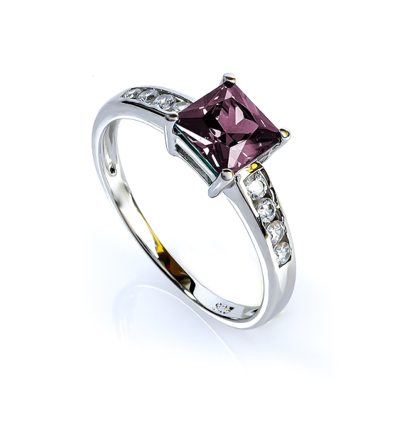 Anillo de Plata Con Alejandrita Solitario 6 mm x 6 mm