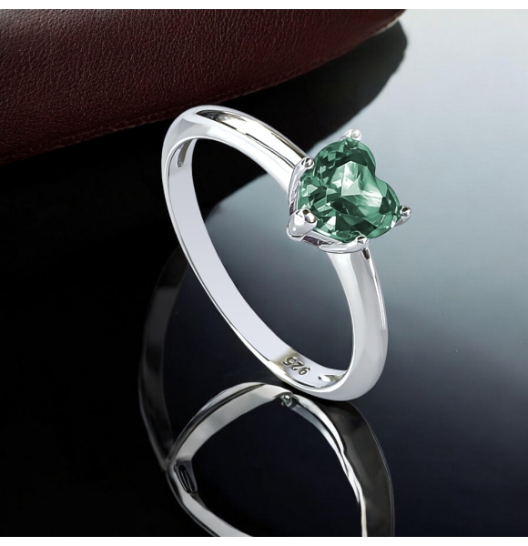 Anillo de Corazon Alejandrita Con Plata