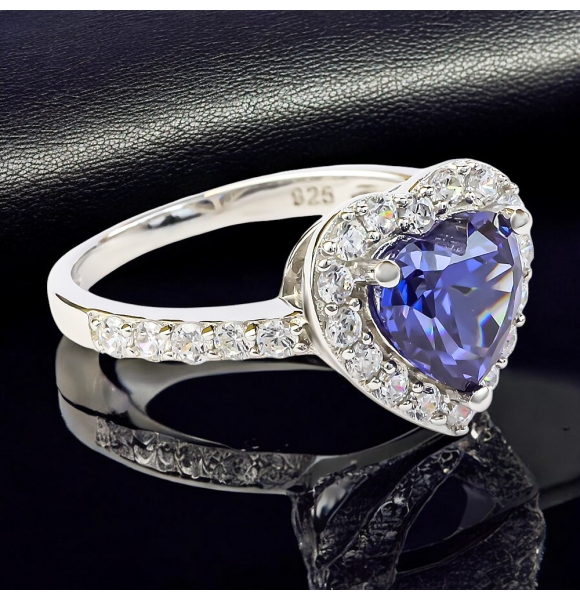 Anillo de Compromiso en Plata con Tanzanita Corazon