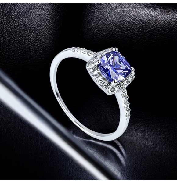 Anillo de Tanzanita Solitario Halo