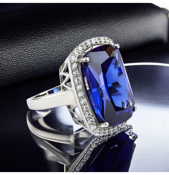 Anillo Grande de Tanzanita de Plata .925