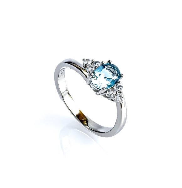 Anillo de Aguamarina en Plata Fina .925