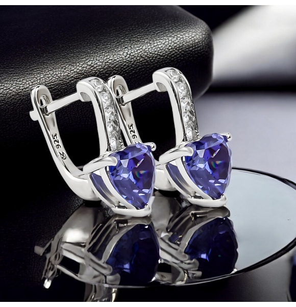 Aretes Leverbacks Corazón Plata Con Tanzanita
