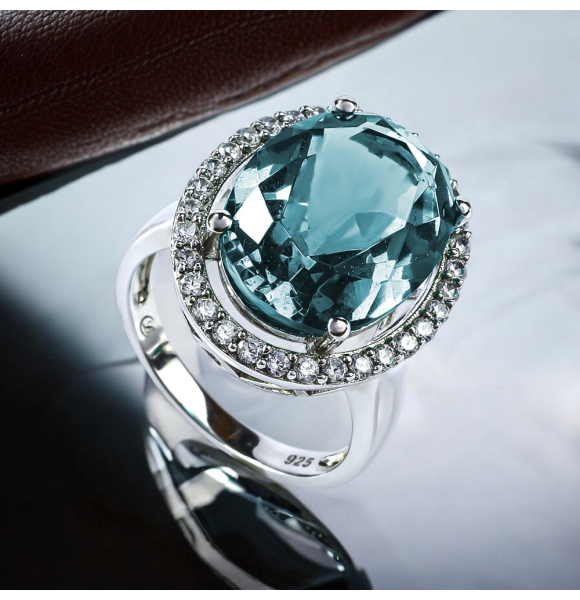 Anillo de 18 mm x 13 mm Alejandrita Corte Ovalada en Plata .925